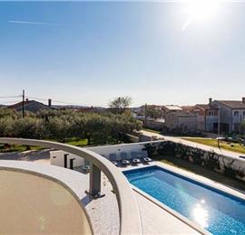 6 bedroom villa with pool near Pula, sleeps 12